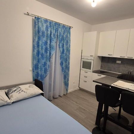 Apartments Sea Star Kastela Bagian luar foto