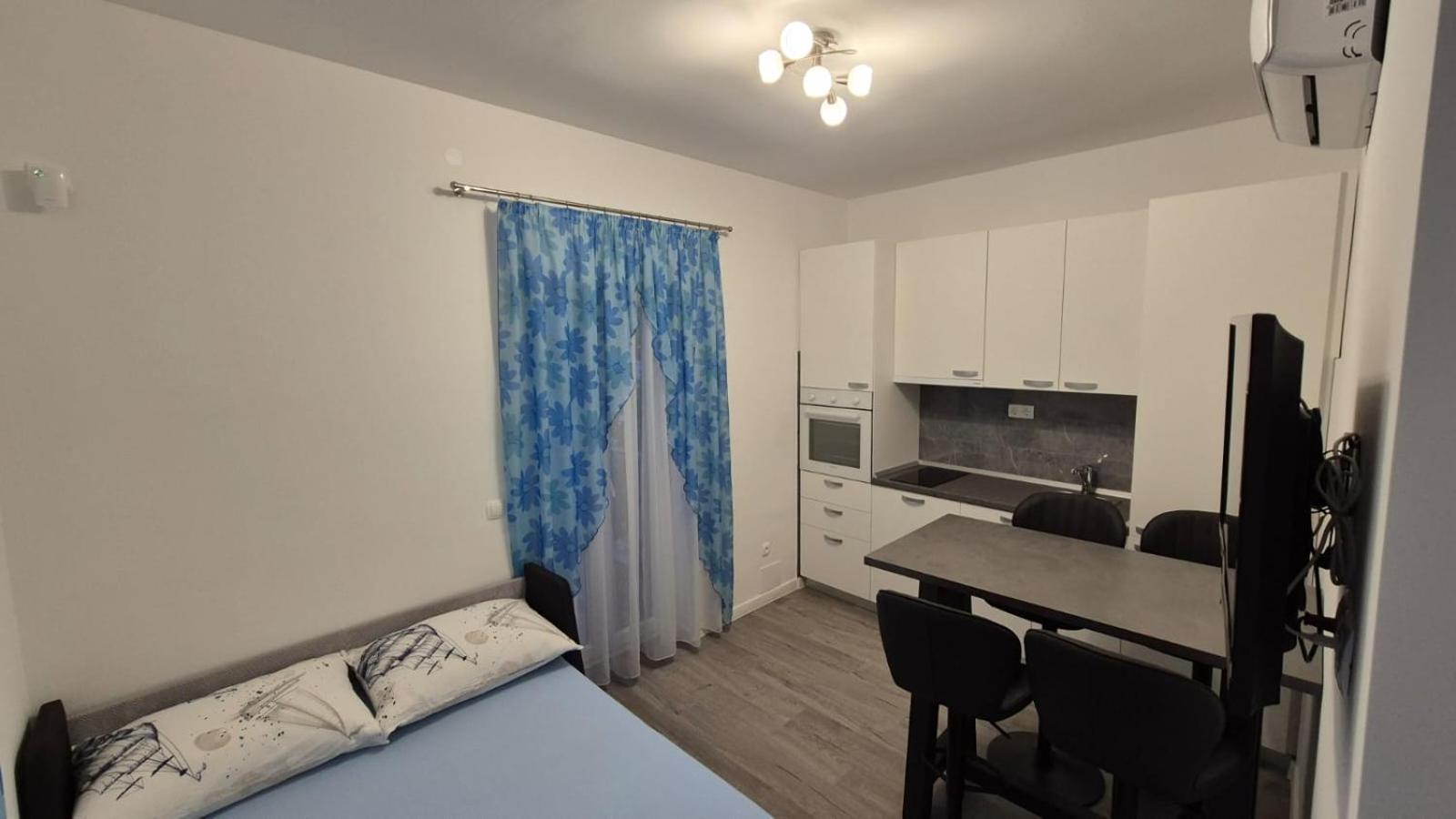 Apartments Sea Star Kastela Bagian luar foto