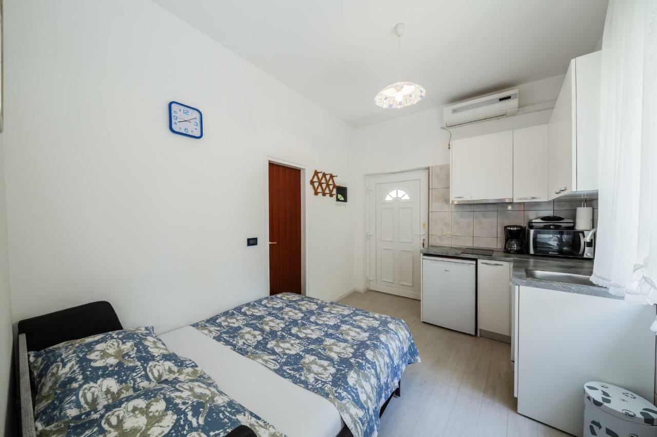 Apartments Sea Star Kastela Bagian luar foto