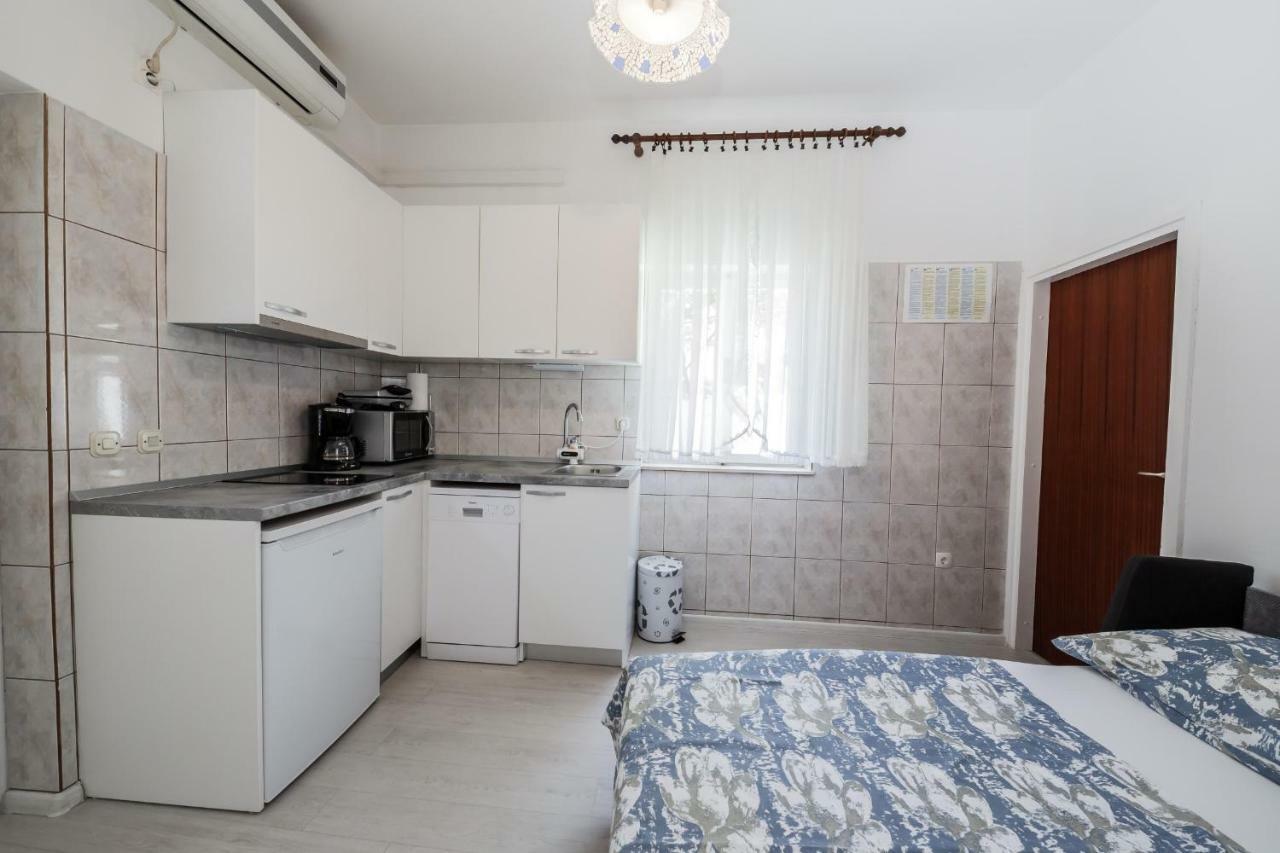 Apartments Sea Star Kastela Bagian luar foto