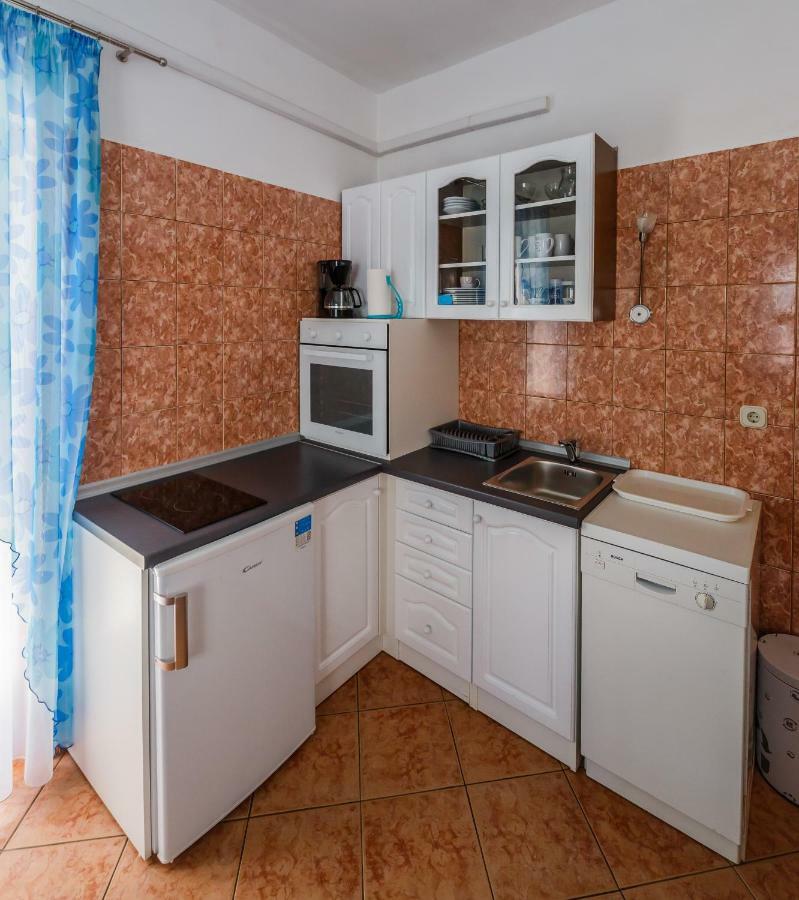 Apartments Sea Star Kastela Bagian luar foto