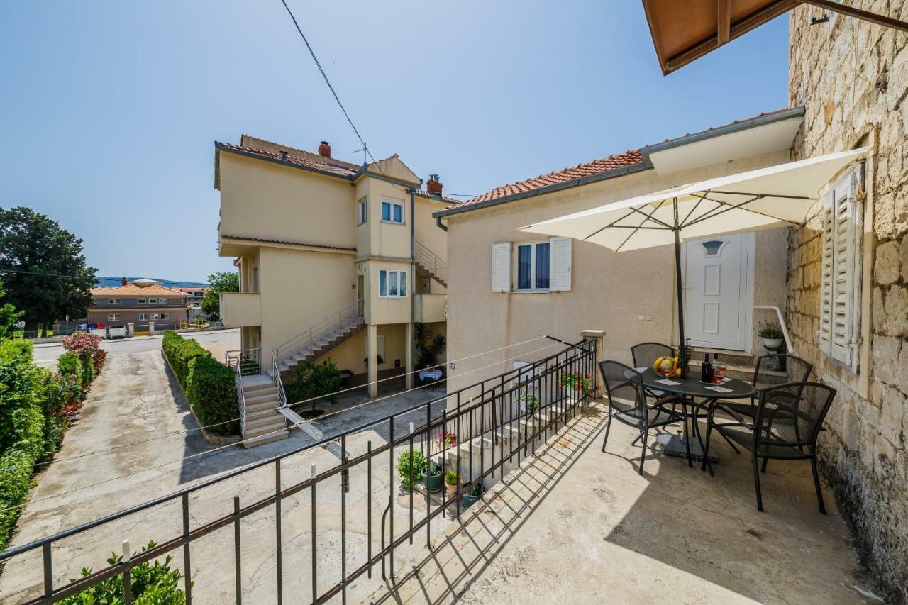 Apartments Sea Star Kastela Bagian luar foto
