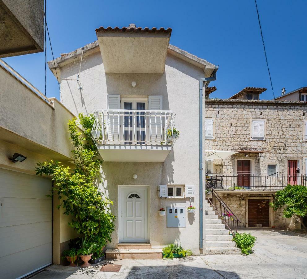 Apartments Sea Star Kastela Bagian luar foto